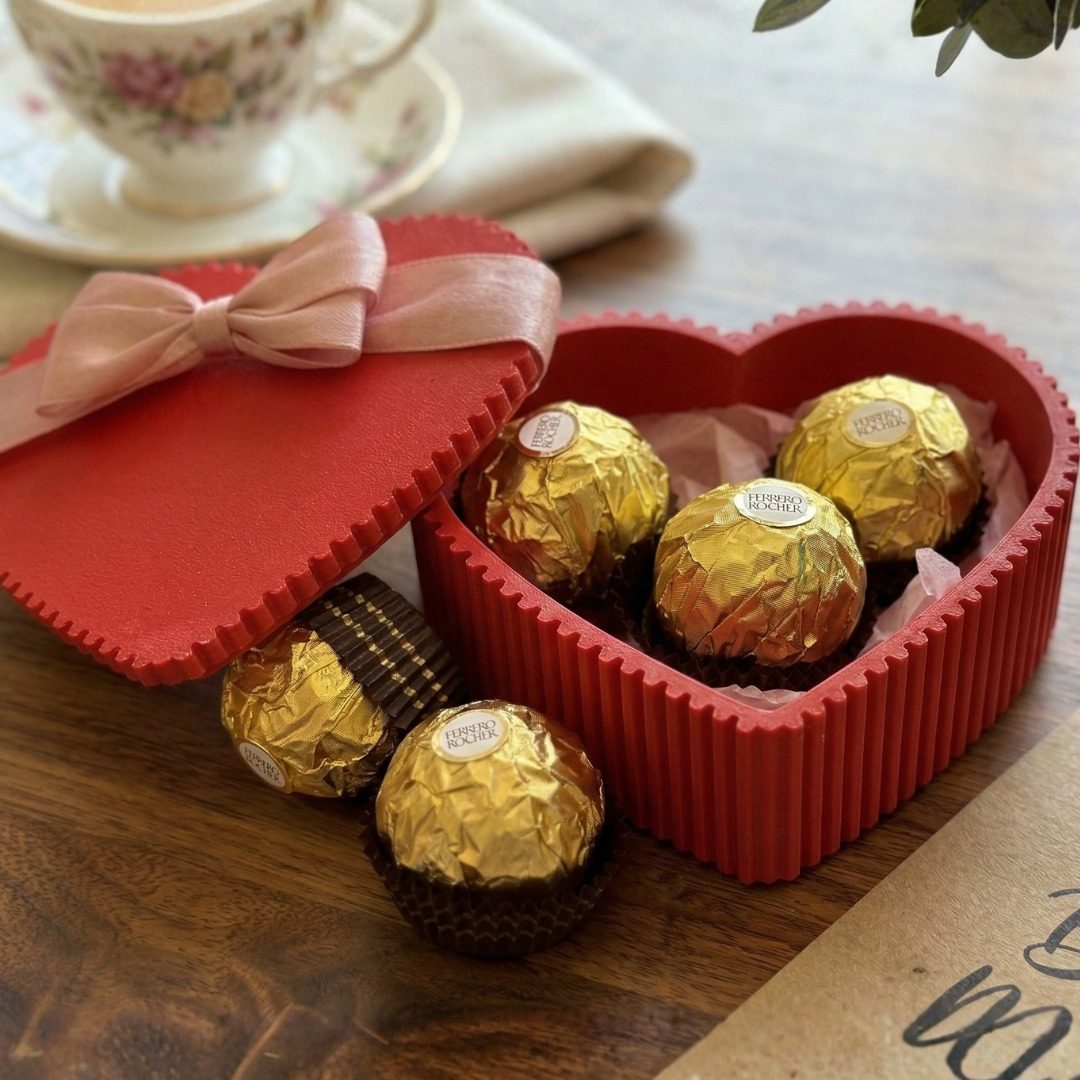 WhatsApp Image 2026-04-13 at 21.14.18 Caixa Coração Decorativa Média – Presente Criativo para Datas Especiais (11x9,7x4cm) - Imagem 1